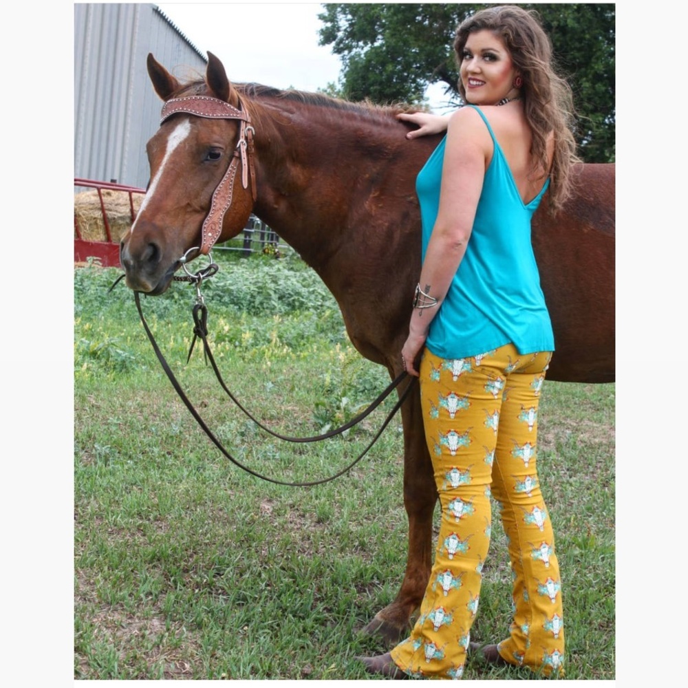 Ranch Dressn Bull Skull Jeans Very Lightly Worn.